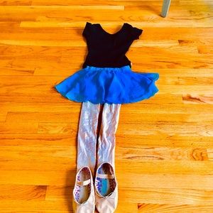 Leather capezio ballet slippers (sz 1.5)